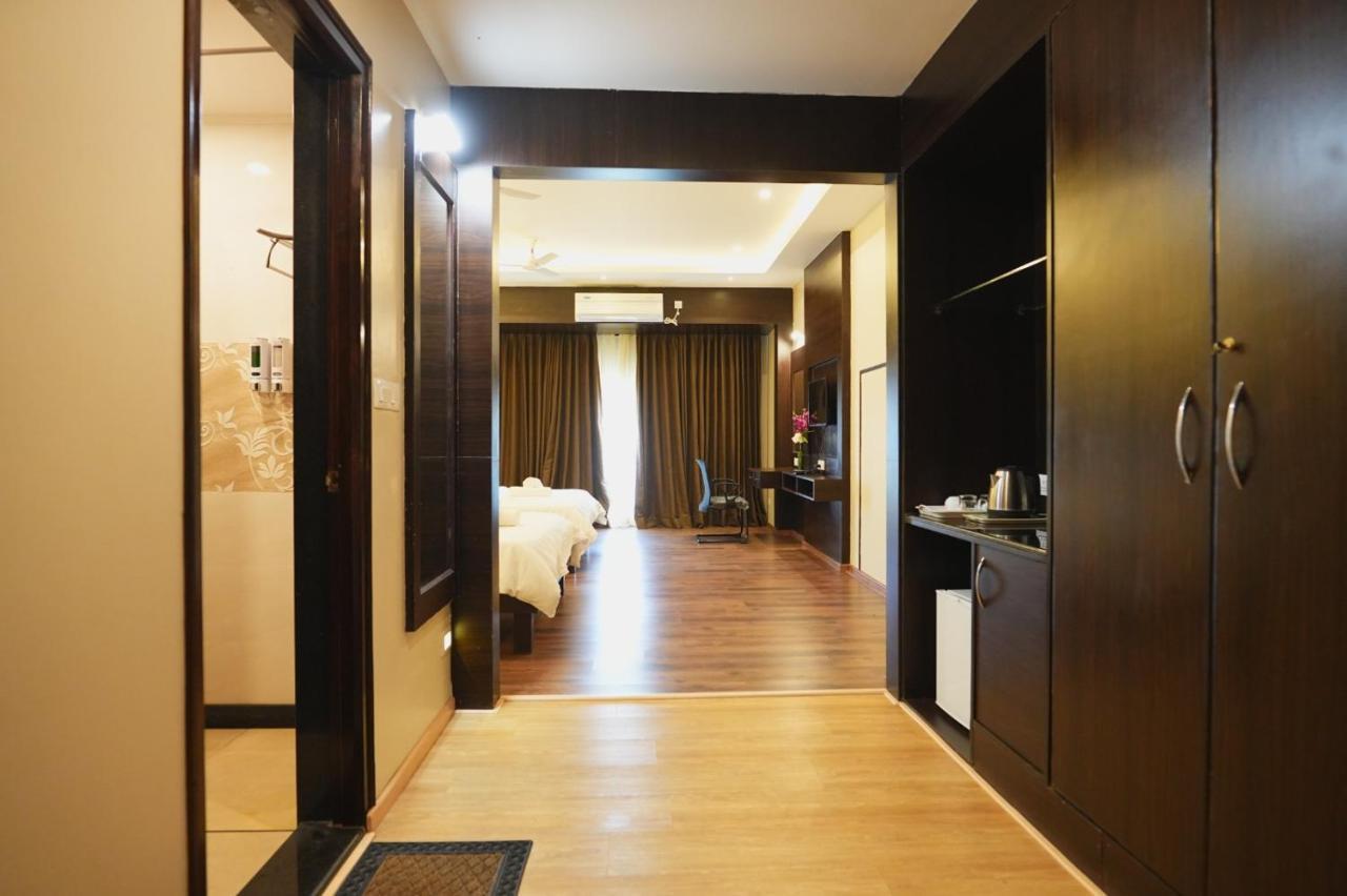 Hotel The King'S Meadows à Golhalli Extérieur photo