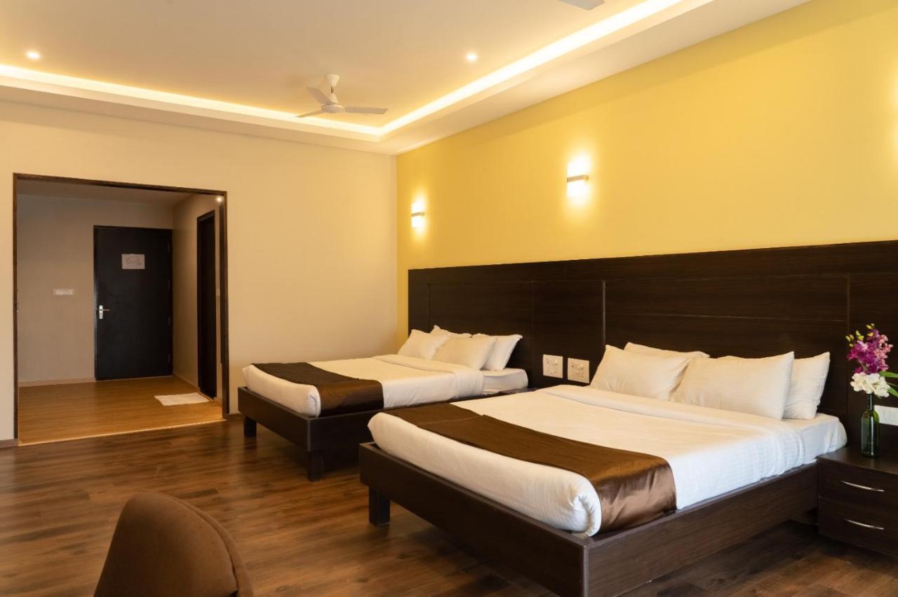 Hotel The King'S Meadows à Golhalli Extérieur photo