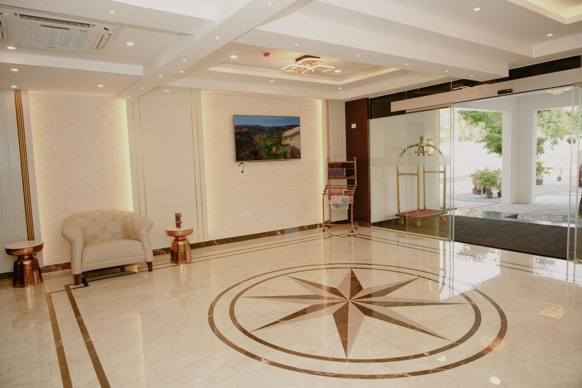 Hotel The King'S Meadows à Golhalli Extérieur photo