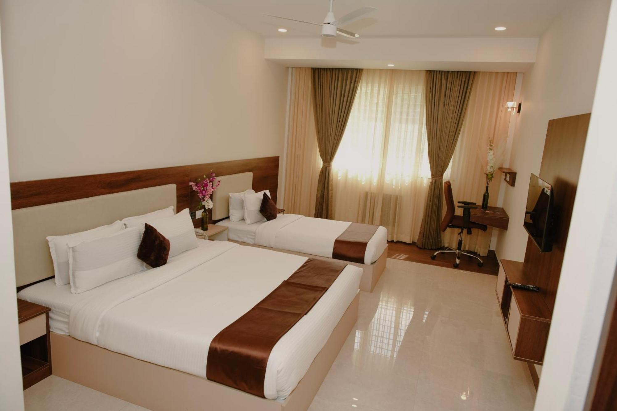 Hotel The King'S Meadows à Golhalli Extérieur photo