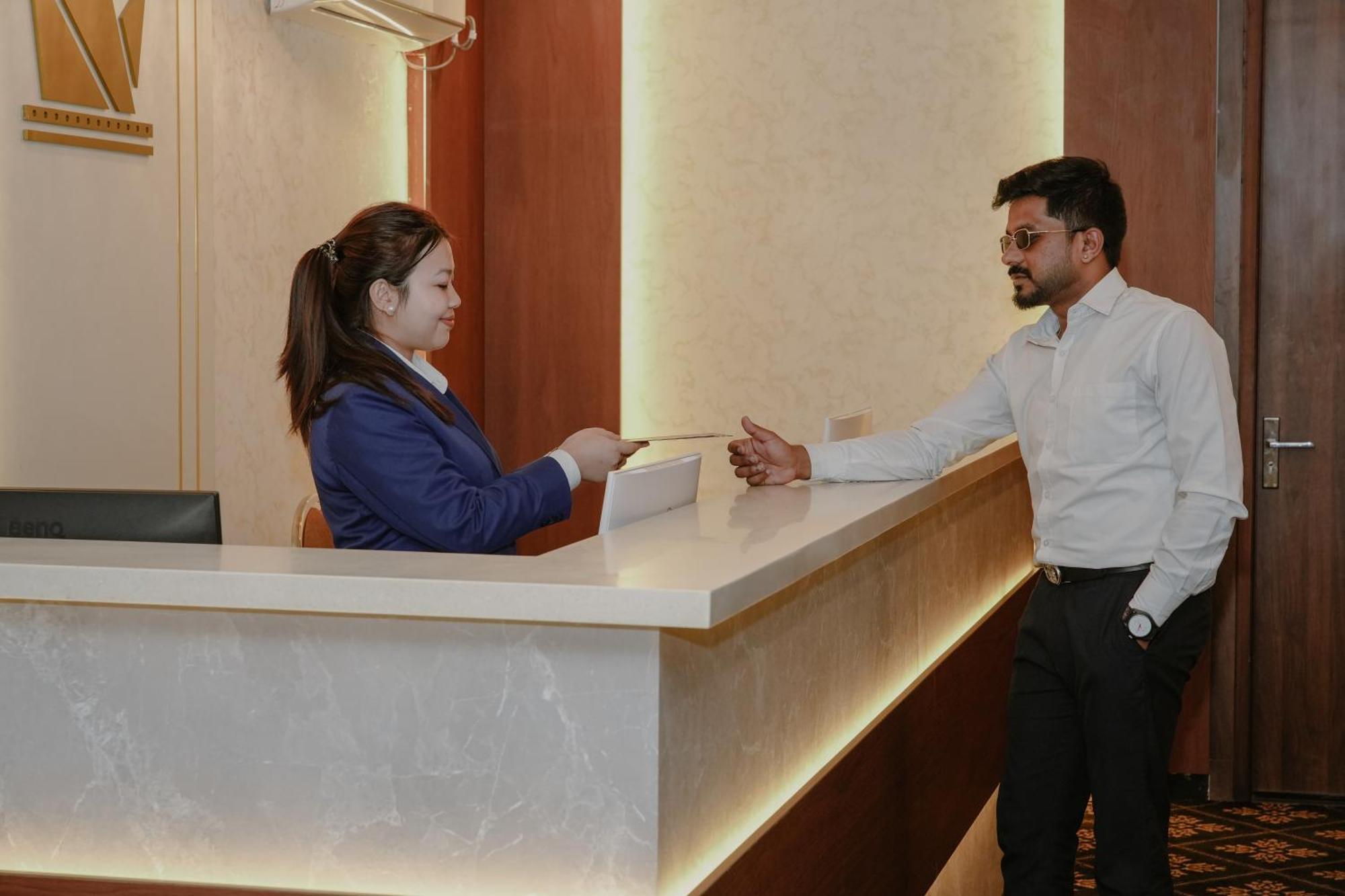 Hotel The King'S Meadows à Golhalli Extérieur photo
