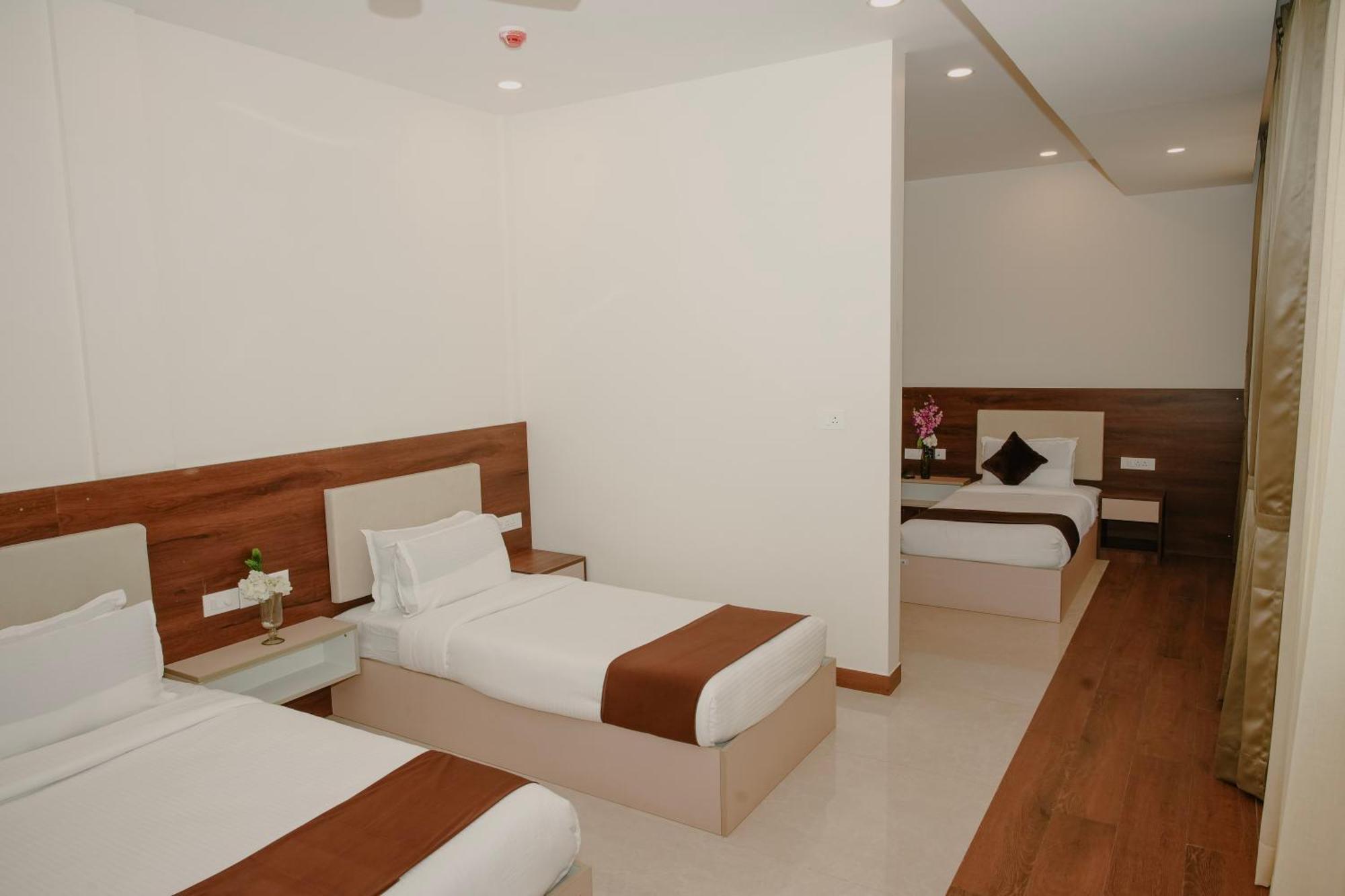 Hotel The King'S Meadows à Golhalli Extérieur photo