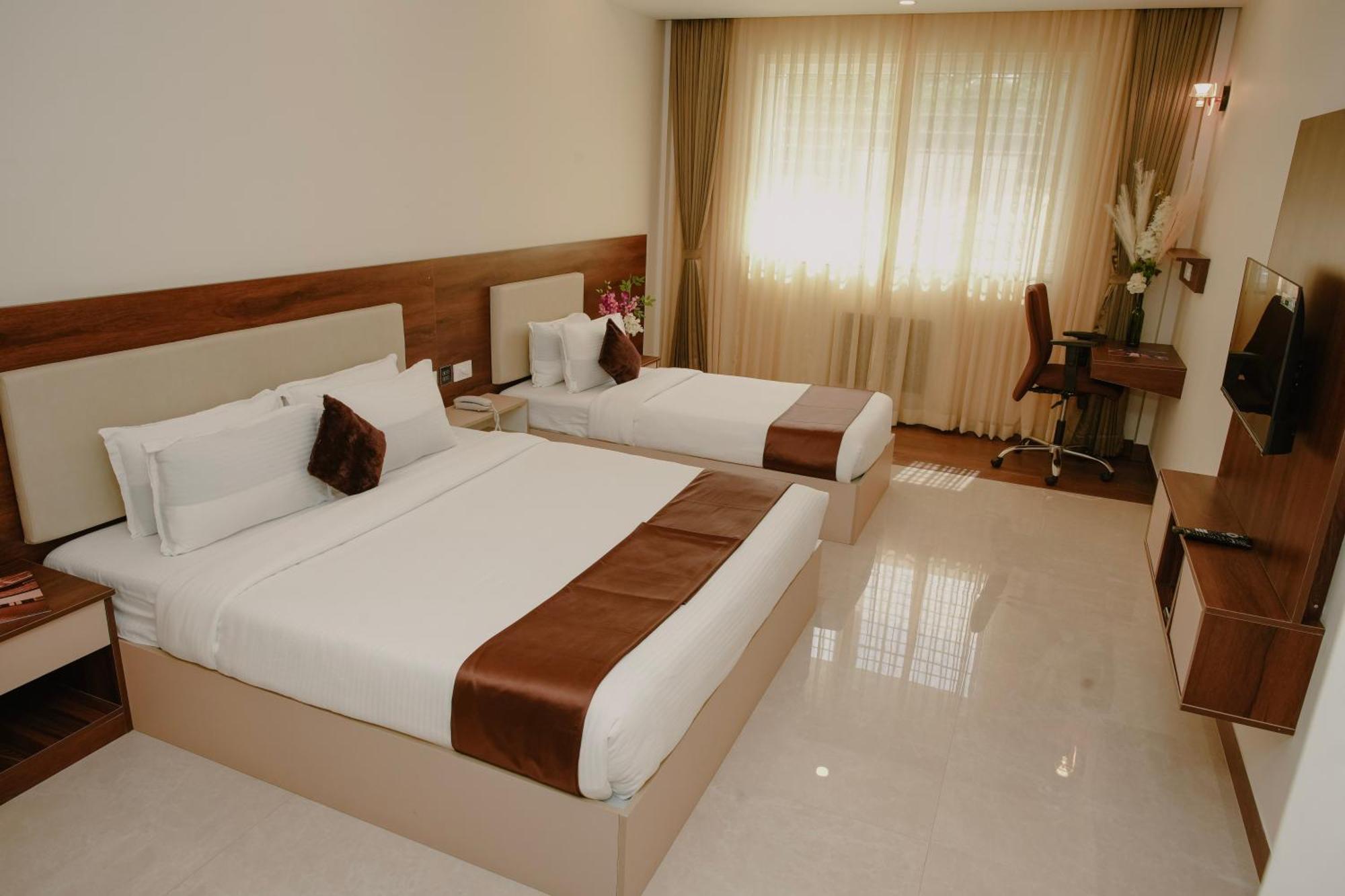 Hotel The King'S Meadows à Golhalli Extérieur photo