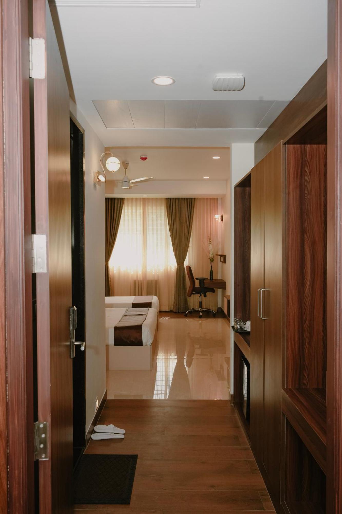 Hotel The King'S Meadows à Golhalli Extérieur photo
