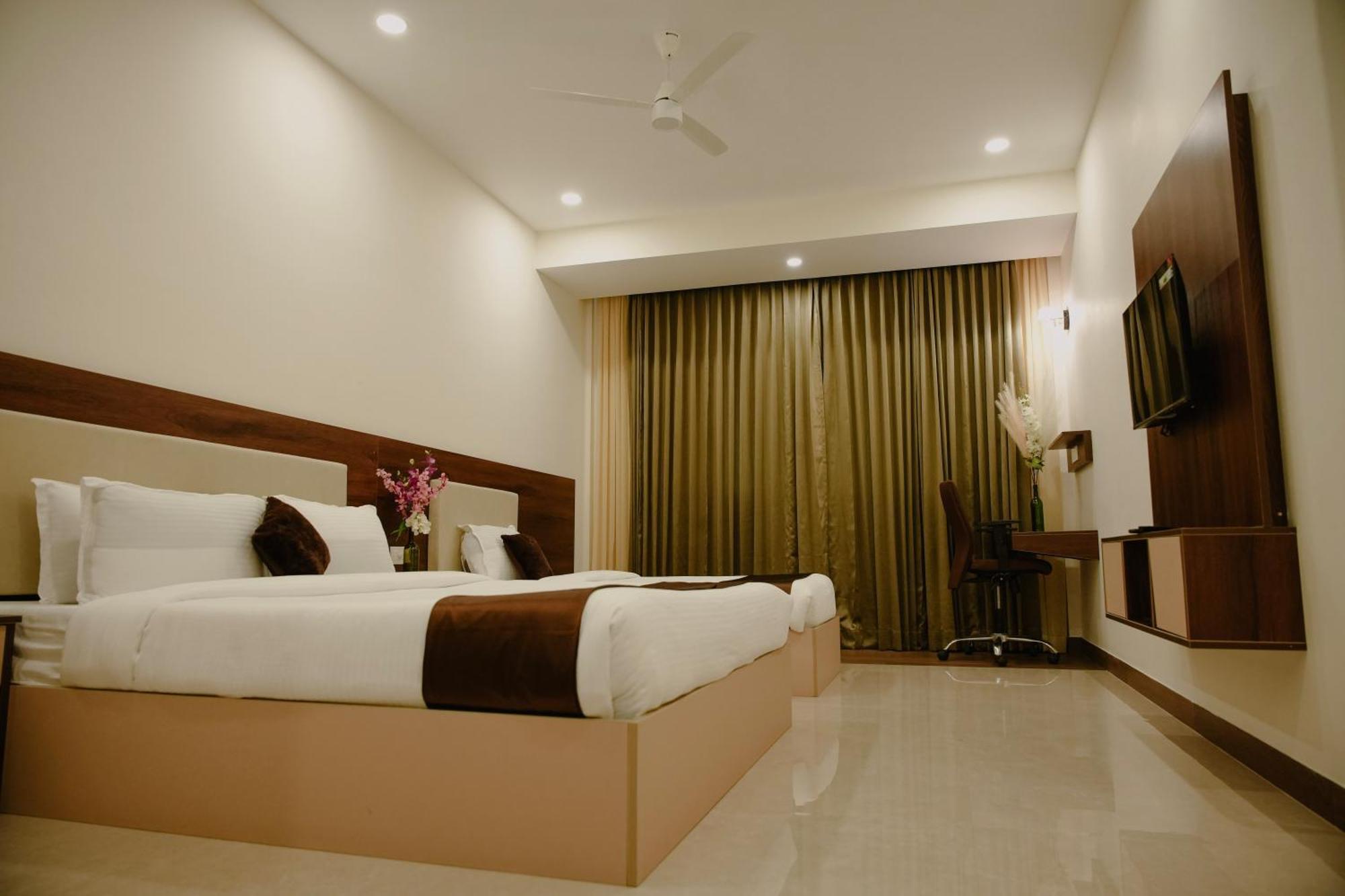 Hotel The King'S Meadows à Golhalli Extérieur photo