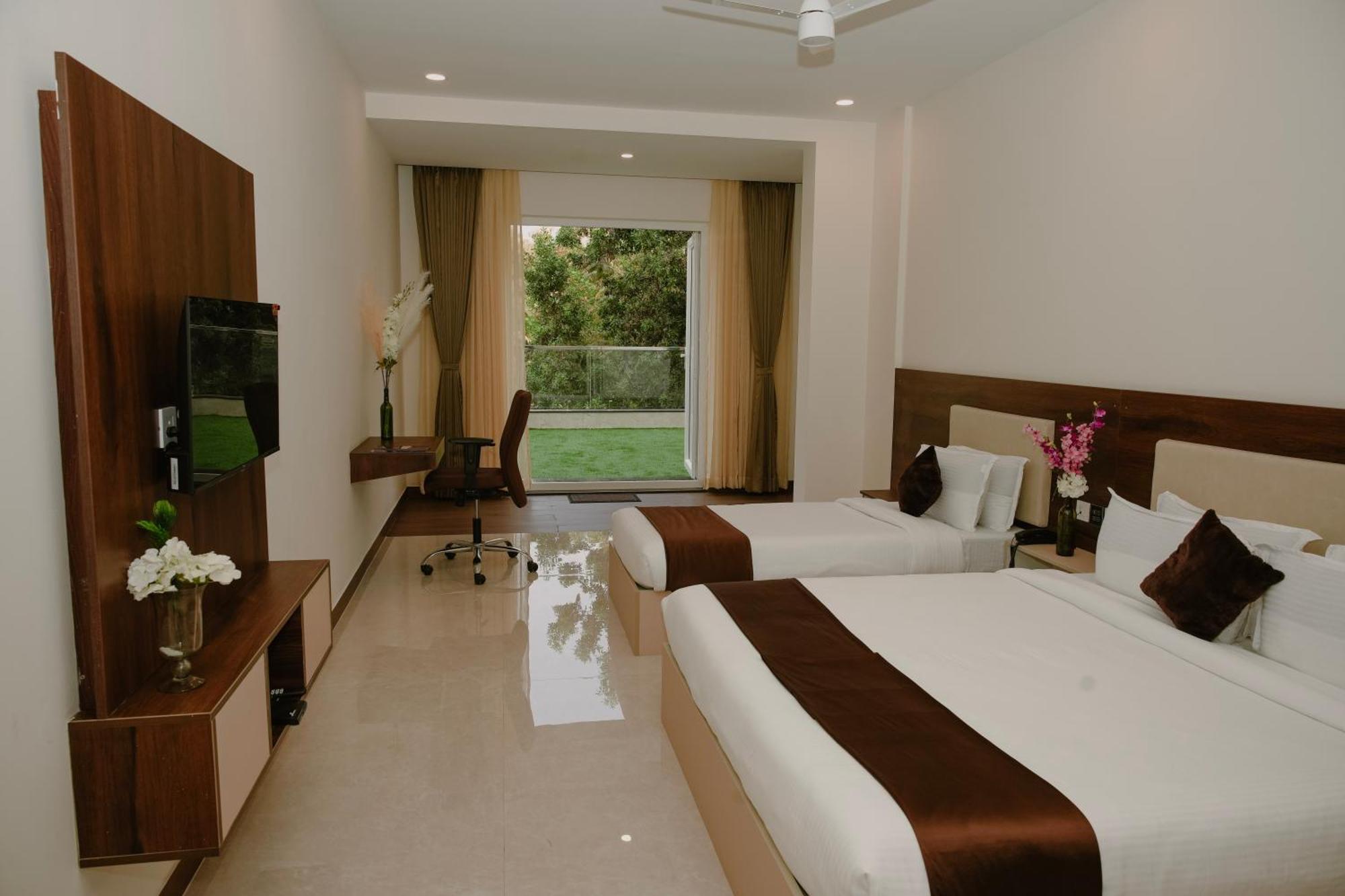 Hotel The King'S Meadows à Golhalli Extérieur photo