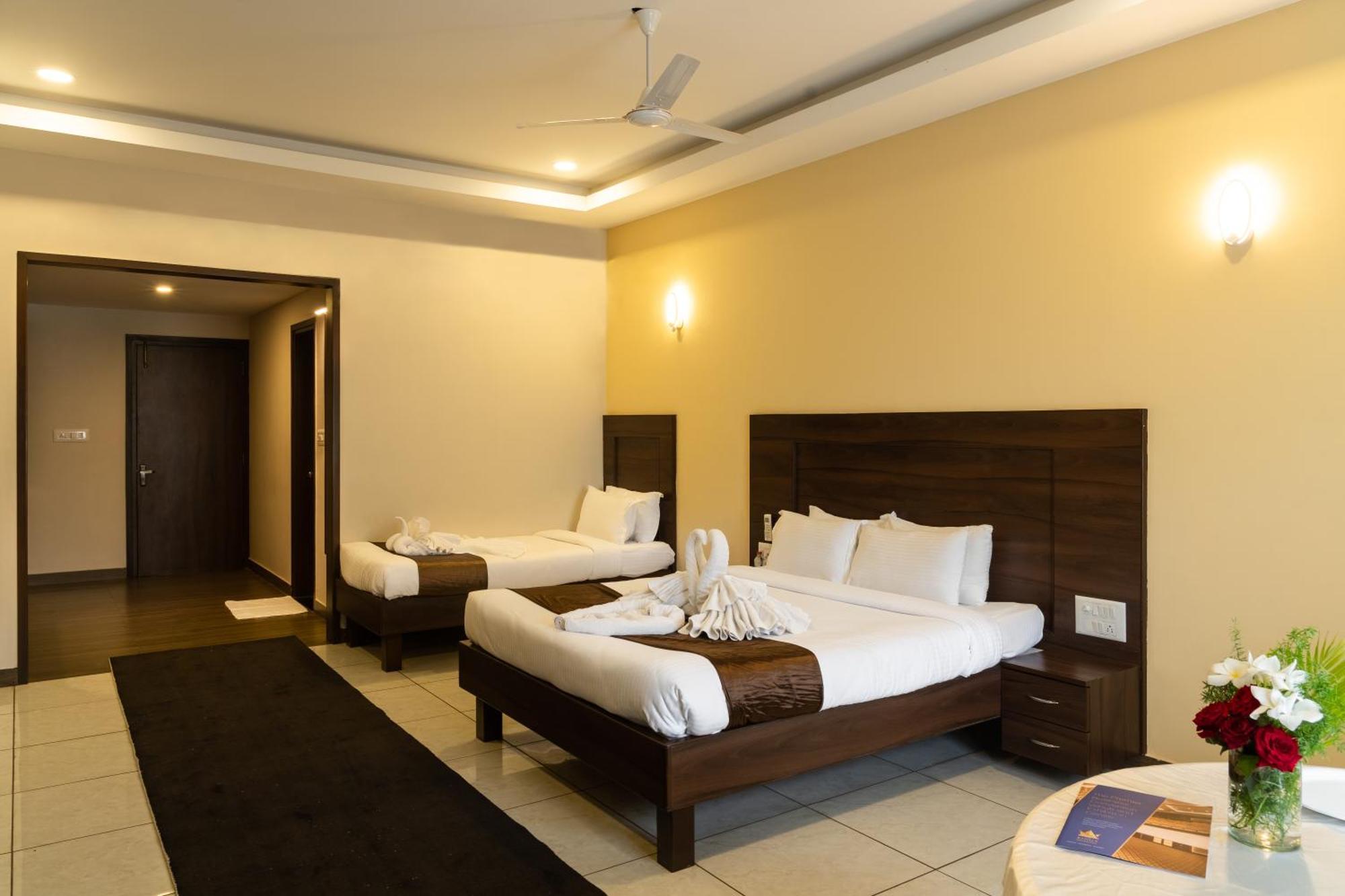 Hotel The King'S Meadows à Golhalli Extérieur photo