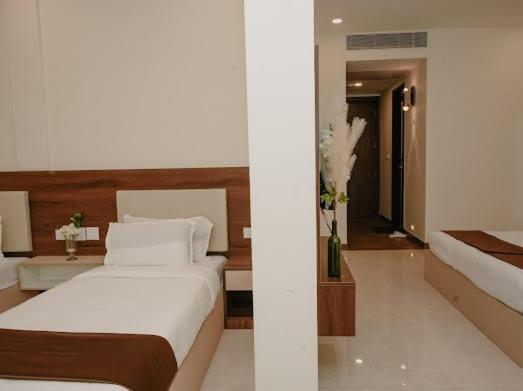 Hotel The King'S Meadows à Golhalli Extérieur photo