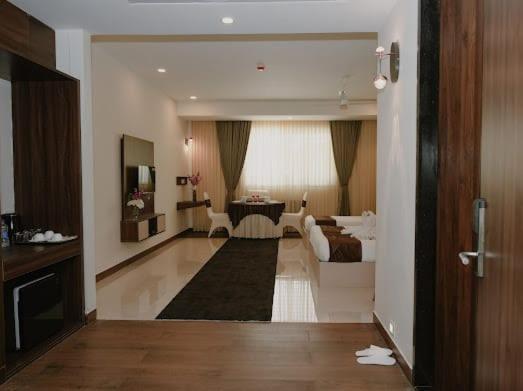 Hotel The King'S Meadows à Golhalli Extérieur photo